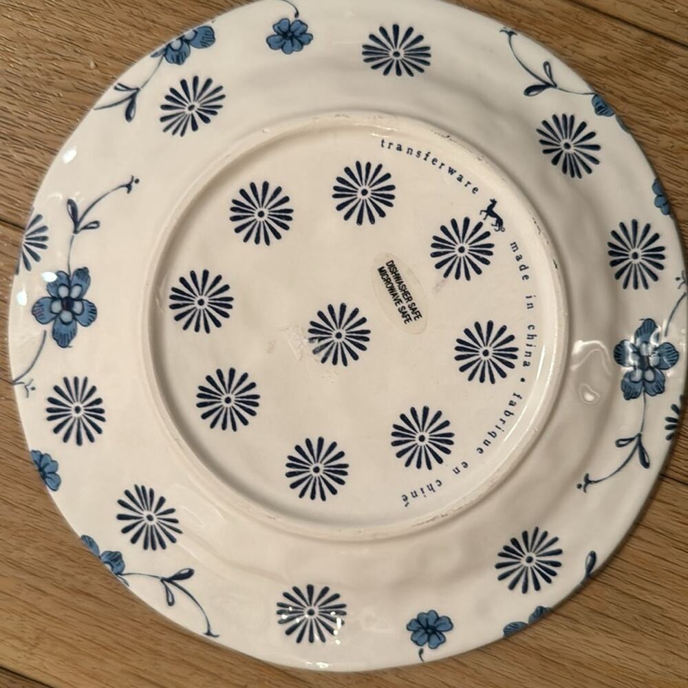 Anthropologie winter friends canapé plates. Set of 4 - Picture 4 of 4